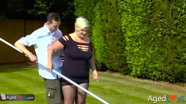 Dundi nagyi durván szétkúrva Thumb