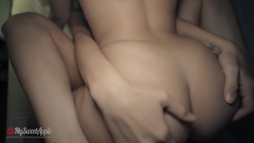 Barnabőrű fiatal ribik szétkefélve Thumb