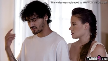 Rutinos milf nevelő anya szívesen oktatja baszni a fiatal kezdő párt Thumb