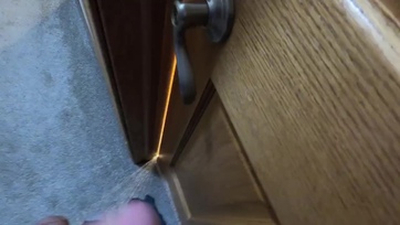 Csintalan apci megfigyeli a mostoha lányát meztelenül, aztán brutálisan megkeféli Thumb