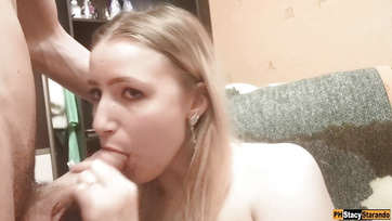 A tini bula levideózta amint leszívja a pasija dákóját Thumb