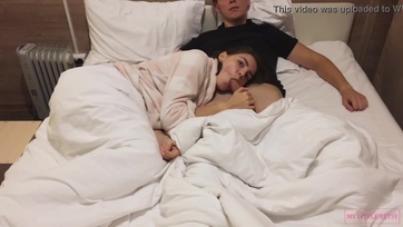 Cukimuki tini csaj egy lazító cidázással lepi meg a férjét filmezés közben Thumb