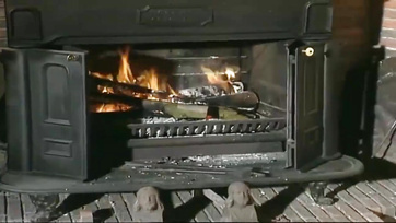 Egy kis puncus falás után ráröppentek a feka falloszra a szenvedélyes spinék Thumb