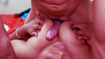 Az aggastyán anyácska végül engedett a hódításnak és összefeküdt a szeximádó neveltfiával Thumb