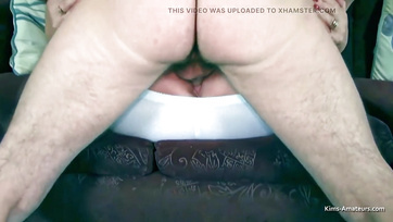 A dupla szopizás után az egyik dagi érett hölgy happolt egy fütyit a punijába Thumb